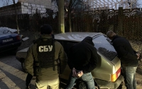 Детективы ГБР задержали в Киевской обл. на взятке полицейского