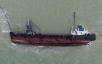 Затонувший у берегов Одессы танкер Delfi не уберут до конца лета