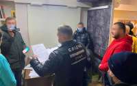 Под Киевом разоблачили фирму по изготовлению фейковых ковид-сертификатов