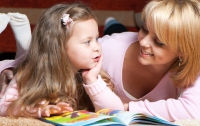 Совместное чтение и досуг делают детей умнее
