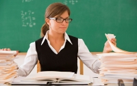 Зарплату учителям планируют повысить в следующем году