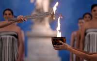 У Греції в Археологічному музеї запалили олімпійський вогонь для Ігор-2026