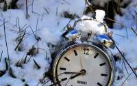 Україна переводить годинники на зимовий час