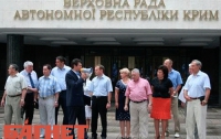 В Симферополе на защиту русского языка вышли министры и депутаты (ФОТО)