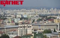 В Киеве «залатают» придомовые территории
