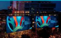 Финал Евро-2020: в Киеве установили самые большие экраны в Европе