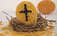 Как обычные яйца на Пасху украсить необычно