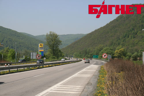 Дороги Словакии, Автодорога R1, E77 в районе населенного пункта Будча (Budča – словацк.)