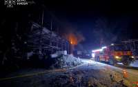 Российский удар по Киеву: в Голосеевском районе загорелось здание