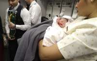 Украинка приняла роды у тайки в самолете