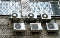 Врачи рассказали об опасности кондиционеров в жару