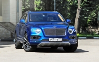 Роскошный кроссовер Bentley получил 7-местную версию и бриллианты
