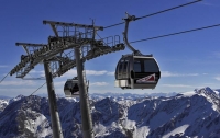 Более пятидесяти туристов застряли на канатной дороге во Львовской области