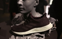 Adidas начинает печатать кроссовки (видео)