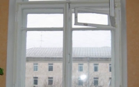 В Севастополе женщина выбросилась из окна