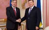 Янукович «с глазу на глаз» встретился с президентом Словении