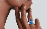 Кольцо с голубым бриллиантом продали на аукционе за 43,7 млн ​​долларов (фото)