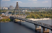 Движение на Московском мосту ограничат на три дня