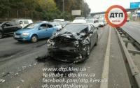 ДТП в Киеве: Toyota  протаранила попутный Daewoo, есть пострадавшие