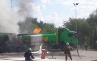 В Запорожье на заправке загорелся бензовоз
