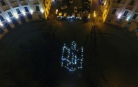 Живой герб в память о героях Небесной сотни создали в Одессе (видео)