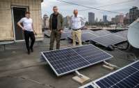 Мініелектростанція на даху в Києві: на батареях ліфти можуть працювати 12 годин (фото)