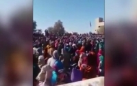 Жители Марокко задавили детей в очереди за едой
