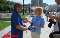 Около тысячи украинцев решили бесплатно работать во время ЕВРО-2012