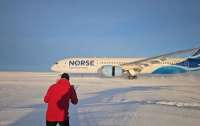 В Антарктиді вперше приземлився пасажирський Boeing 787
