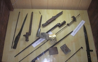 Милиция хочет посадить заведующего уголком «боевой славы» за незаконное хранение оружия (ФОТО)