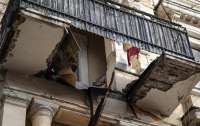 В Одесі обвалився балкон: дві людини опинились під завалами