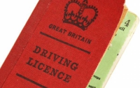 В Британии торгуют водительскими удостоверениями