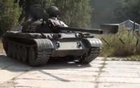 Россиянин на танке разъезжает по латвийскому городу