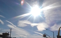 В небе над Дубаем заметили неопознанный светящийся объект (видео)