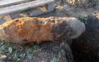 Под Харьковом отдыхающие нашли на берегу 50-килограммовую авиабомбу
