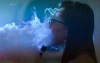 Ученые рассказали, чем опасны вейпы