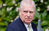 По просьбе короля: В Британии хотят лишить экс-принца Эндрю звание вице адмирала