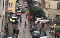 В Швейцарии мужчина с бензопилой ранил пятерых прохожих