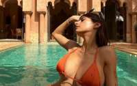 Журнал Playboy разорвал сотрудничество с порнозвездой арабского происхождения, поддержавшей действия ХАМАС (фото)