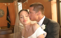 Анджелина Джоли и Брэд Питт заработали на свадебных фотографиях $5 млн (ФОТО)