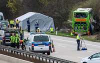 В Германии на трассе перевернулся автобус с пассажирами, есть пострадавшие украинцы