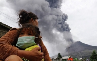 На Суматре эвакуировали более 3 тысяч человек 