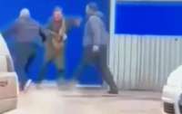 У Мукачеві роми побили представника ТЦК (відео)