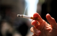 Ученые назвали категорию людей, которые чаще курят