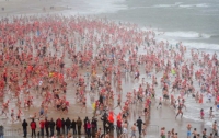 40 тысяч человек встретили Новый год в холодной морской воде