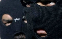 Двое неизвестных в масках ограбили магазин в Виннице