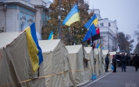 Власти Киева призвали протестующих убрать палатки с проезжей части