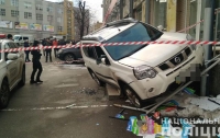 В Киеве расстреляли и ограбили внедорожник