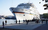 Крупнейший в мире лайнер не попал в десятку лучших