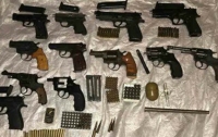На Днепропетровщине полиция обнаружила арсенал оружия в квартире